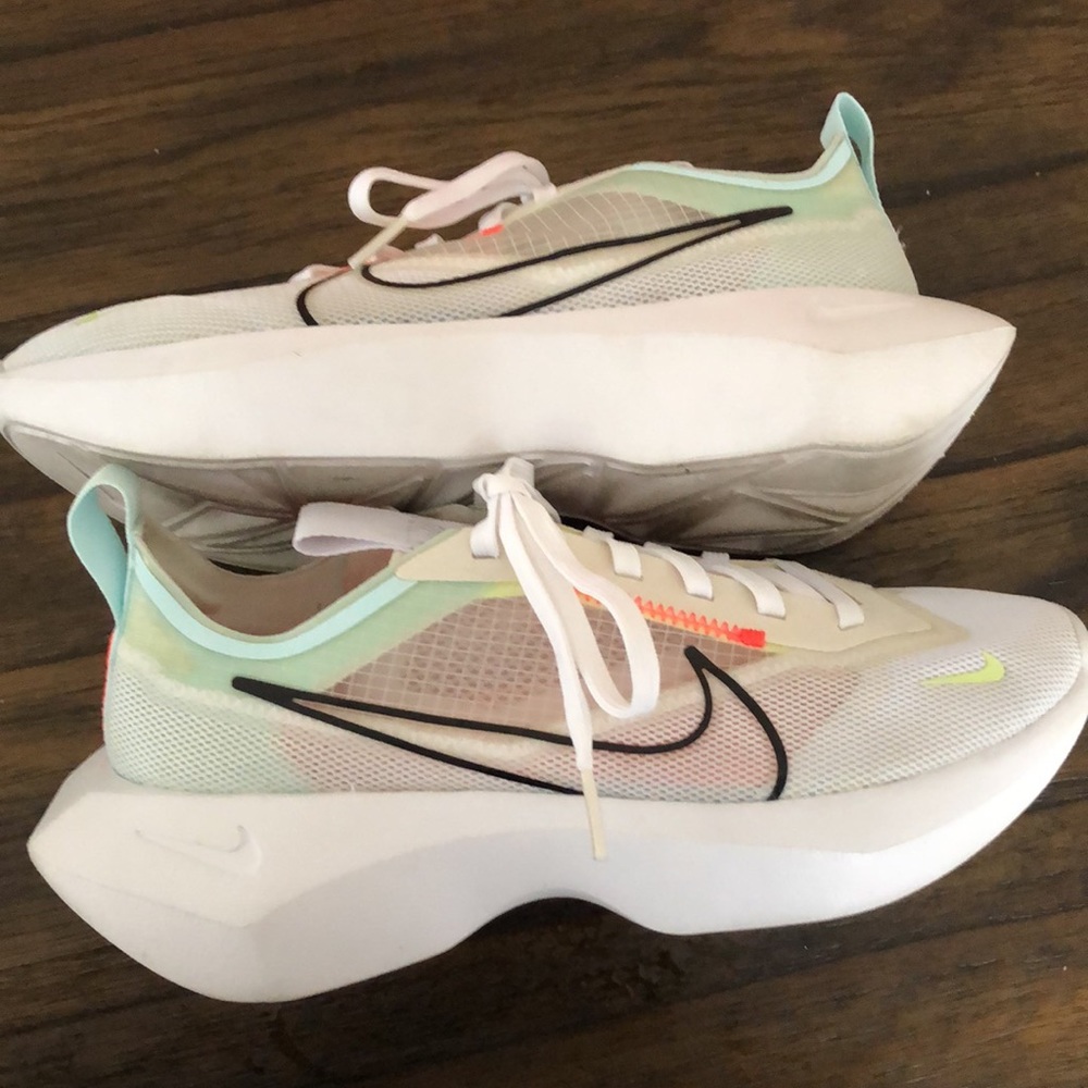 Women’s Nike Vista Lite Barely Volt Size 7.5